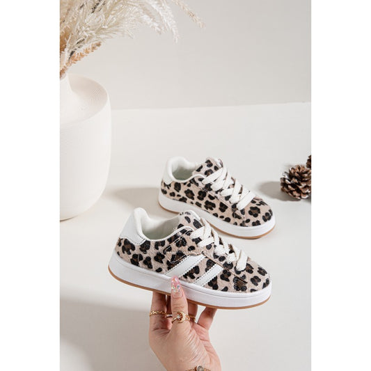 Trendy Sneakers in opvallende luipaardprint.